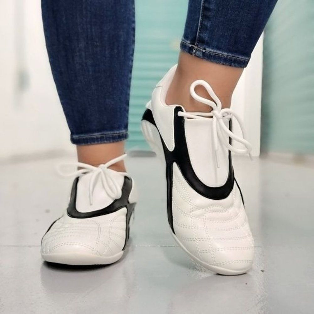 White Women Low Top Sneakers Synthetic Round Closed Toe Padded Shoes - Picture 2 of 6